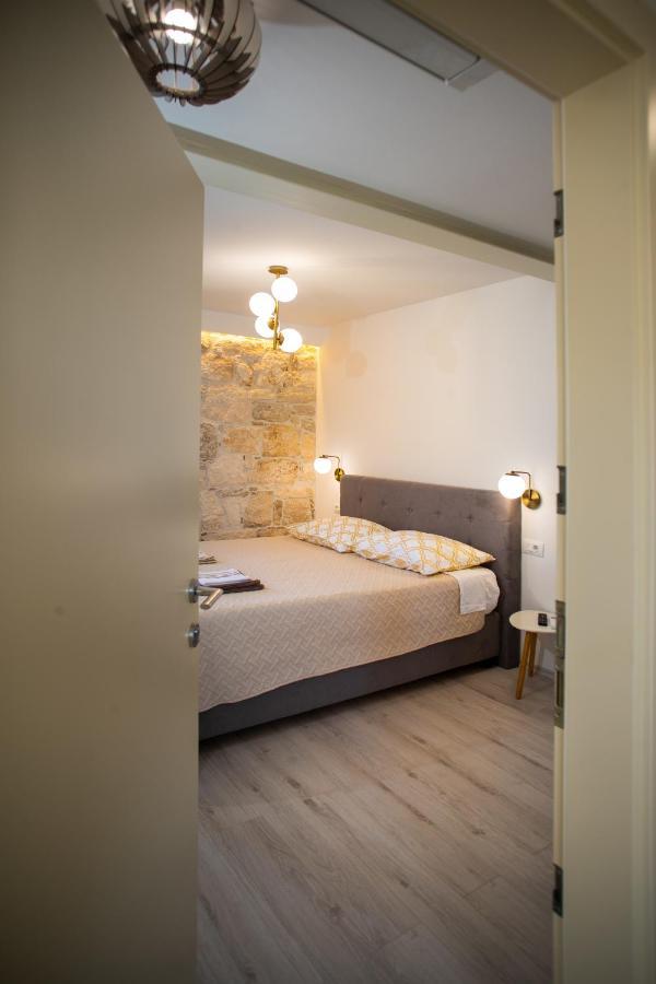 Apartments And Rooms Luan Rovinj Exteriör bild